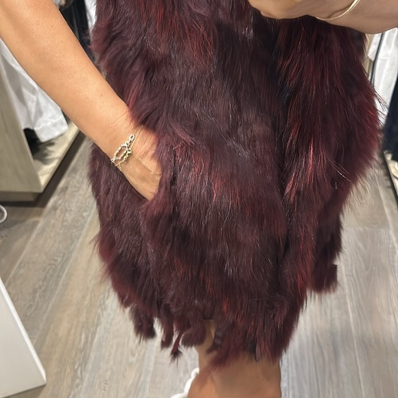 Burgundy red real rabbit fur vest - Picture 3 of 4